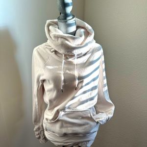 Lululemon Don’t Hurry, Be Happy Pull Pull Over Fleece